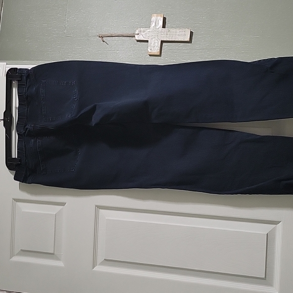 Isaac Mizrahi jeans. Final Markdown - Picture 3 of 3